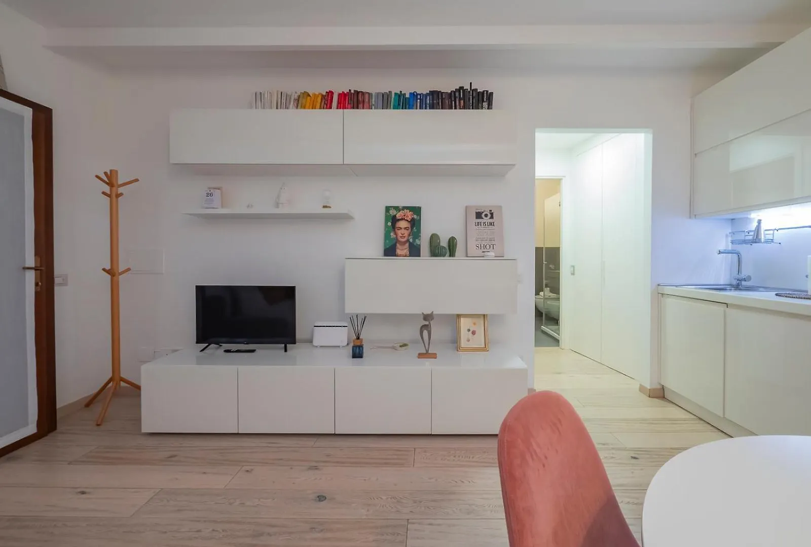 I Host Apartment - Vigevano 13 Milan